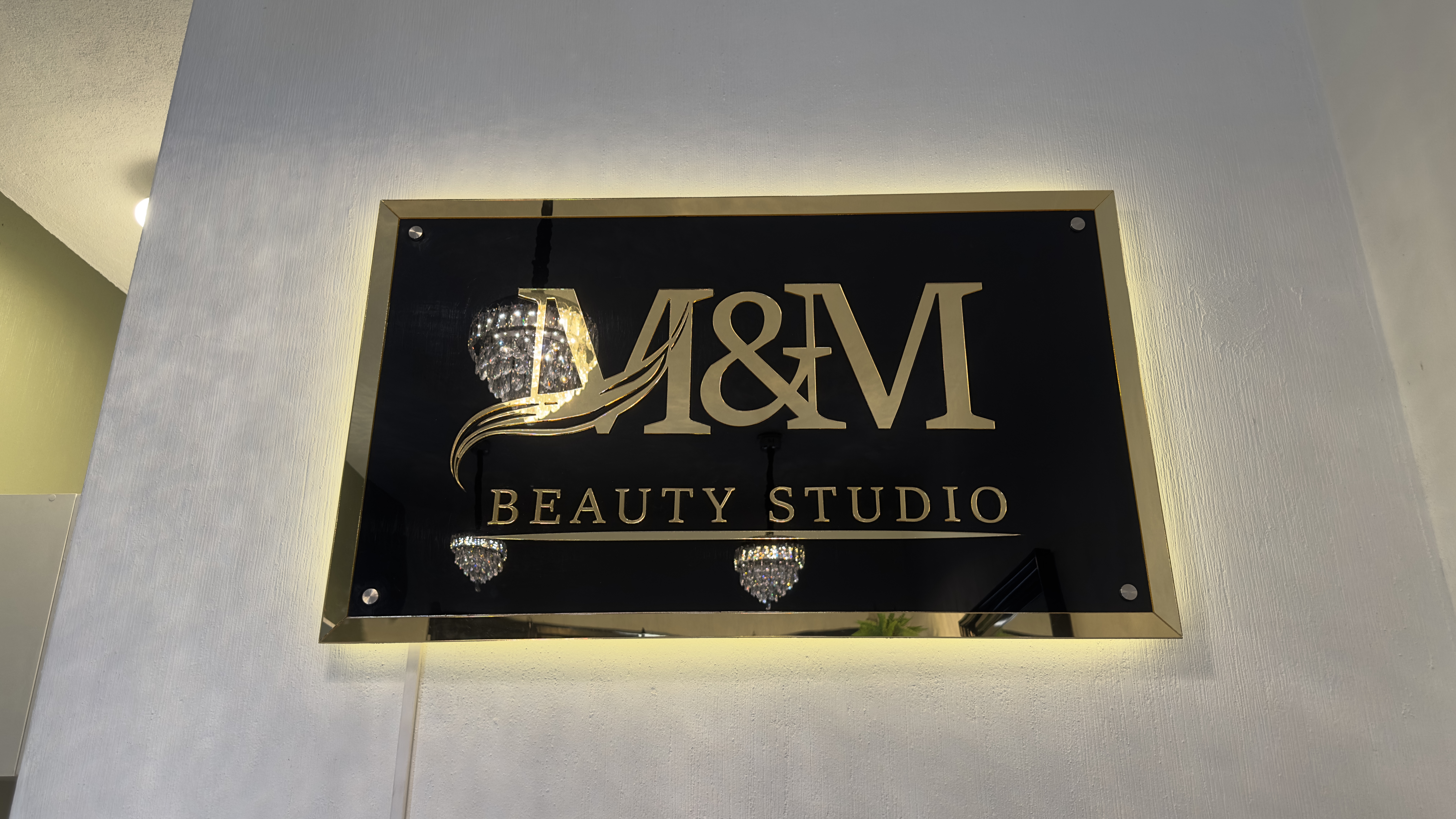 M&M Beauty Studio Signage