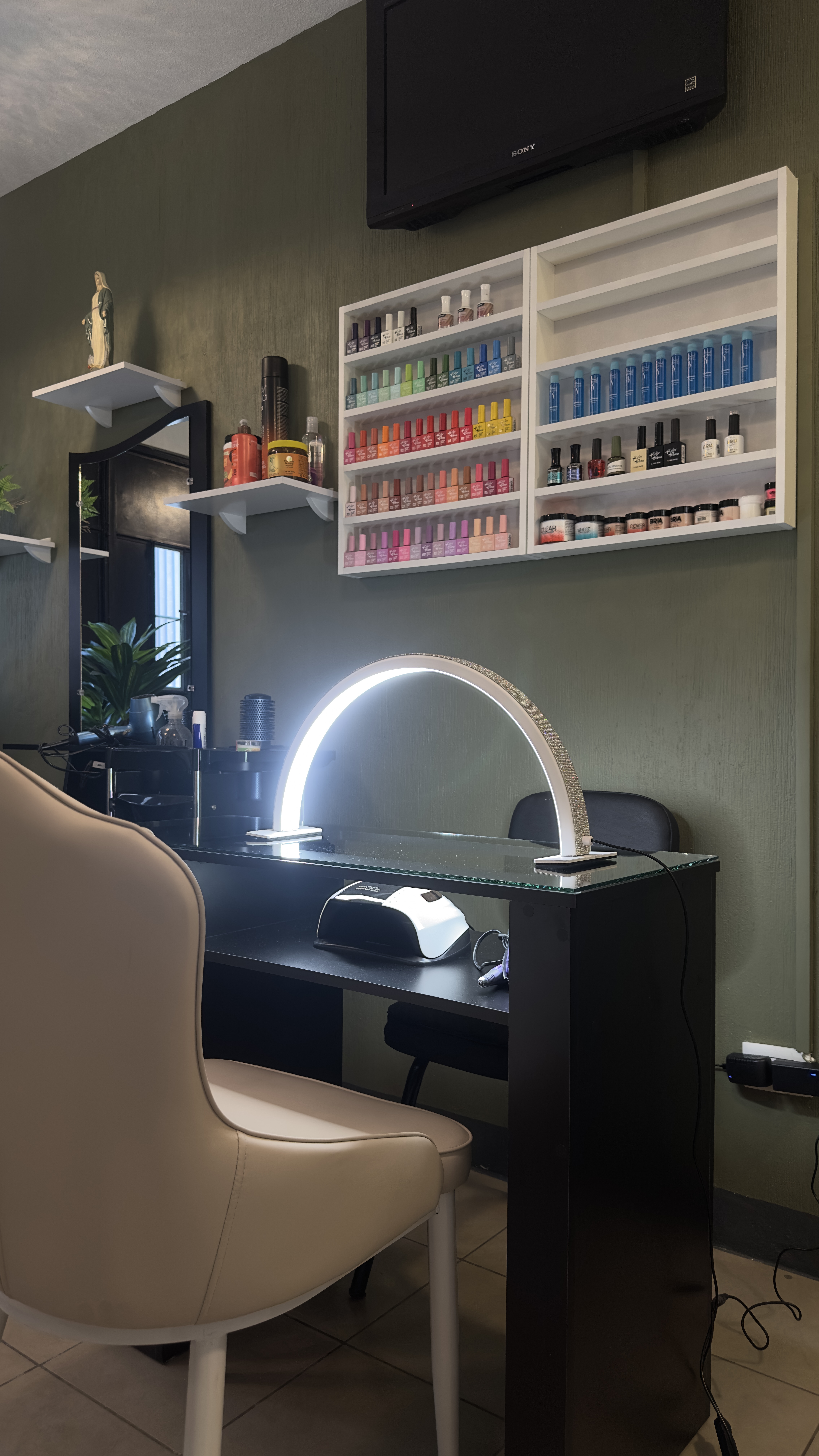 M&M Beauty Studio - Salon